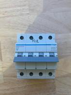 Hager MWN632A automaat 4P 43A C 3kA (2e hands), Ophalen, Gebruikt, Schakelaar