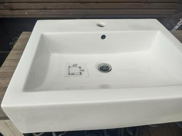 Witte lavabo  beschikbaar voor biedingen