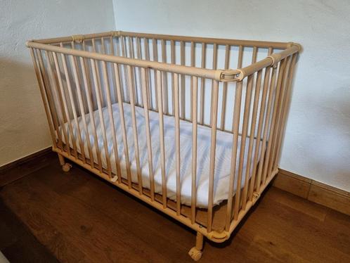 Opvouwbaar ledikant Geuther op wieltjes incl. matras, Kinderen en Baby's, Babywiegjes en Ledikanten, Zo goed als nieuw, Ledikant