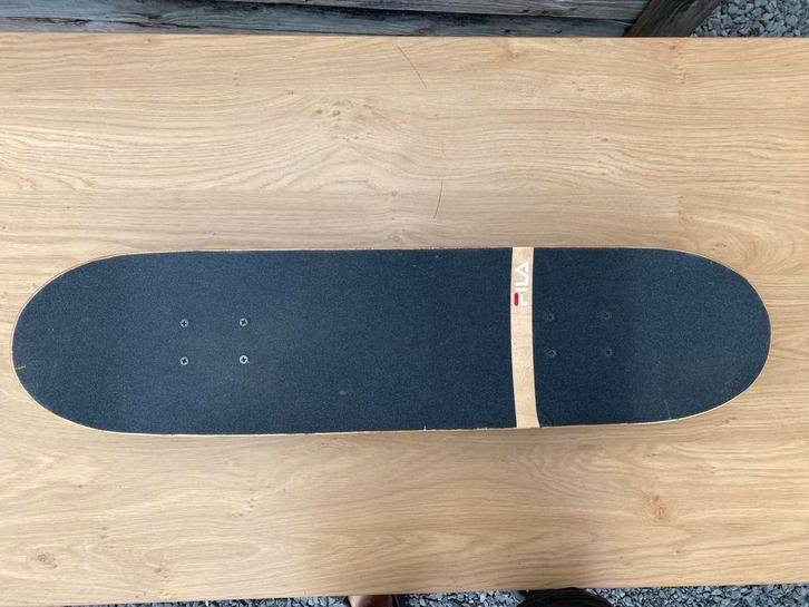 Skateboard Fila nieuw - nooit gebruikt, Sport en Fitness, Skateboarden, Zo goed als nieuw, Skateboard, Ophalen