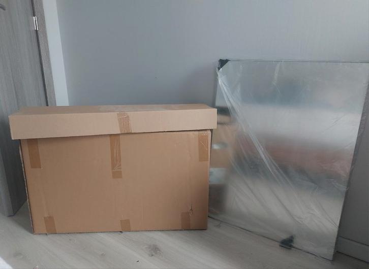 Badkamermeubel met witte wastafel en spiegel, Huis en Inrichting, Badkamer | Badkamermeubels, Zo goed als nieuw, Wastafelkast