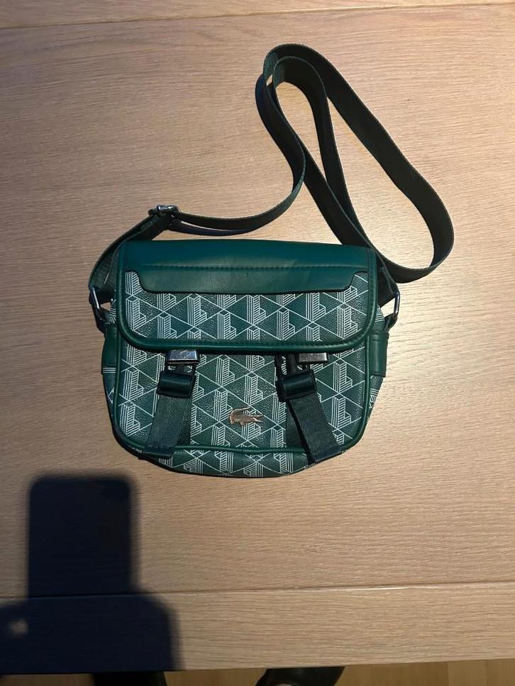 Lacoste schoudertas, Handtassen en Accessoires, Tassen | Schoudertassen, Zo goed als nieuw, Overige merken, Groen, Verzenden