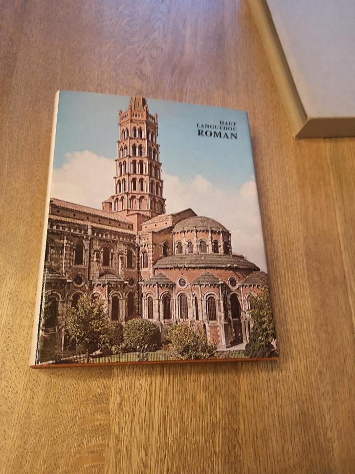 Haut-Languedoc Roman, Boeken, Kunst en Cultuur | Architectuur, Zo goed als nieuw, Architectuur algemeen, Ophalen of Verzenden