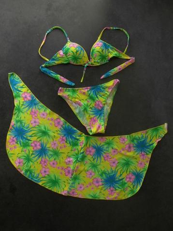 Mooie bikini + rok maat 38/40 beschikbaar voor biedingen