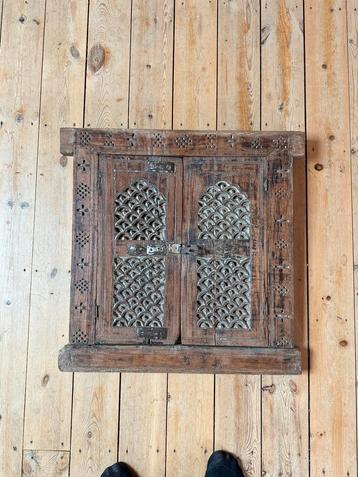 Fenêtre marocaine à volets, en bois, d'époque beschikbaar voor biedingen