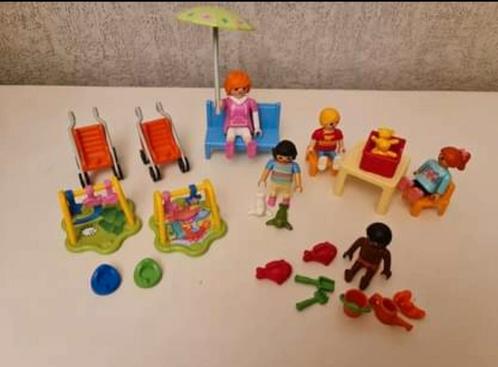 Playmobil kinderopvang / kinderwagens / baby's /  schoolbus, Kinderen en Baby's, Speelgoed | Playmobil, Zo goed als nieuw, Ophalen of Verzenden