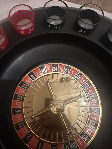Roulette drinking game met shotglaasjes, compleet in doos beschikbaar voor biedingen