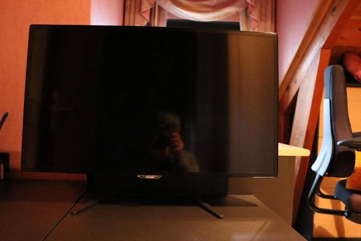 Ecran 32 pouces, Informatique & Logiciels, Moniteurs, Comme neuf, 61 à 100 Hz, DVI, Haut-parleurs intégrés, IPS, HD, Inconnu, Enlèvement