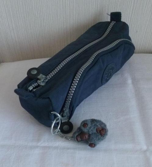Kipling pennenetui met draagtas grijsblauw 2 vakken+ aap, Diversen, Schoolbenodigdheden, Gebruikt, Ophalen of Verzenden