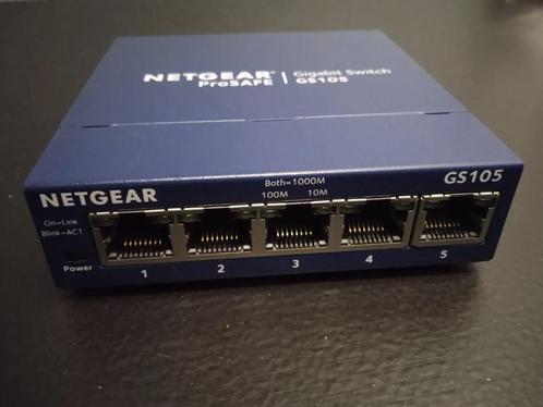 NETGEAR GS105 ProSafe – 5x Gigabit – Stil & Betrouwbaar, Computers en Software, Netwerk switches, Zo goed als nieuw, Ophalen of Verzenden