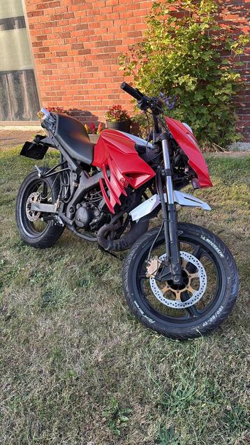 A klasse Malaguti drakon 50cc schakelbrommer beschikbaar voor biedingen