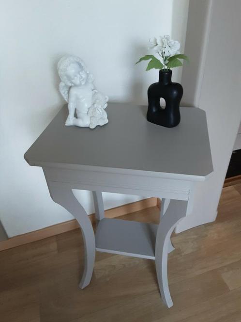 Bijzettafeltje, Maison & Meubles, Tables | Tables d'appoint, Comme neuf, Enlèvement ou Envoi