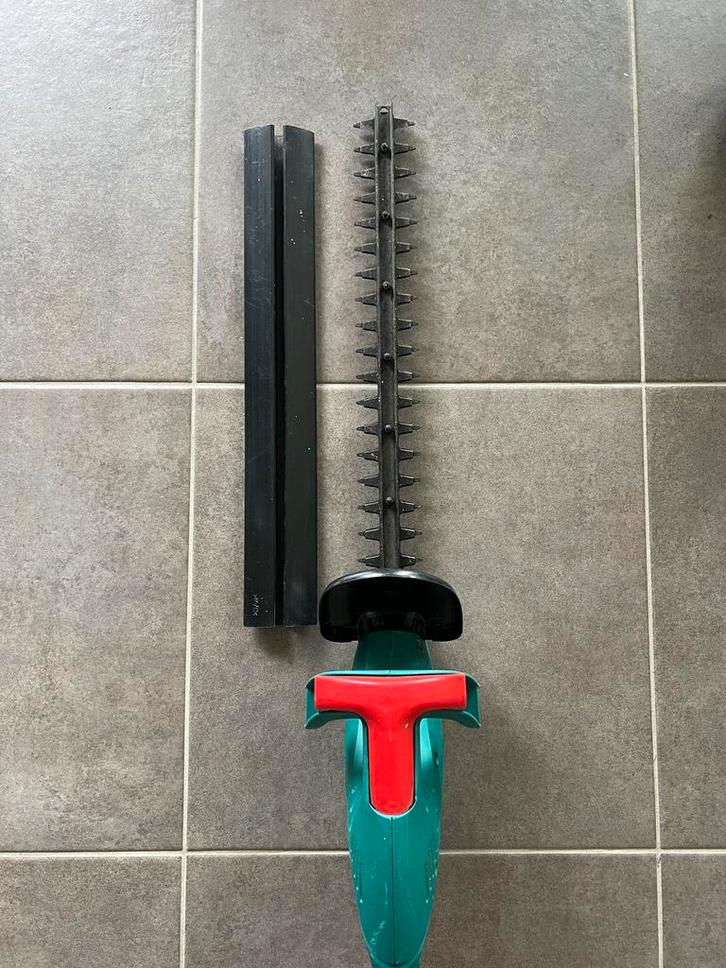 BOSH Heggenschaar, Tuin en Terras, Heggenscharen, Gebruikt, Elektrisch, Ophalen