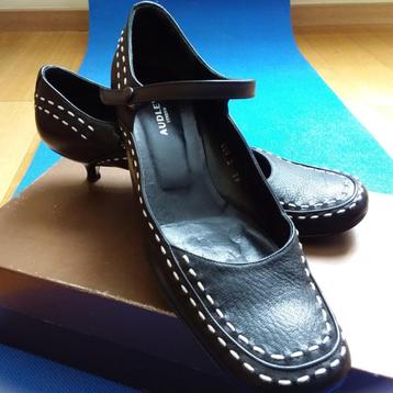 AUDLEY schoenen van echt leer, T.39 beschikbaar voor biedingen