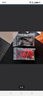 Des écouteurs, pour les 2 à la fois, connexions différentes, Enlèvement, Comme neuf