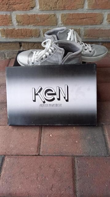 Sneaker  beschikbaar voor biedingen