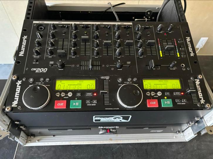 Numark Mengpaneel CM200 en dubbele CD speler CDN22 MK4, Muziek en Instrumenten, Dj-sets en Draaitafels, Gebruikt, Dj-set, Numark