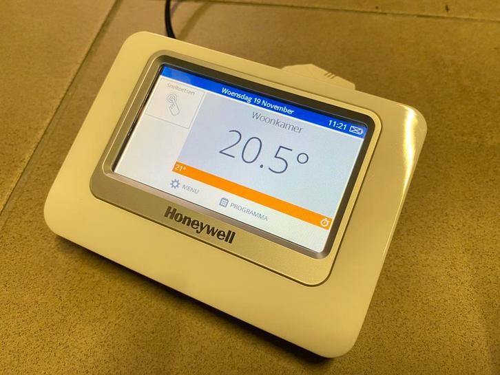 Honeywell Evohome draadloze thermostaat, Doe-het-zelf en Bouw, Thermostaten, Gebruikt, Slimme thermostaat, Ophalen of Verzenden