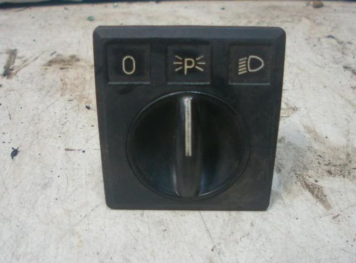 INTERRUPTEUR D'ECLAIRAGE Opel Rekord E1 / E2 / F (90044557), Autos : Pièces & Accessoires, Tableau de bord & Interrupteurs, Opel