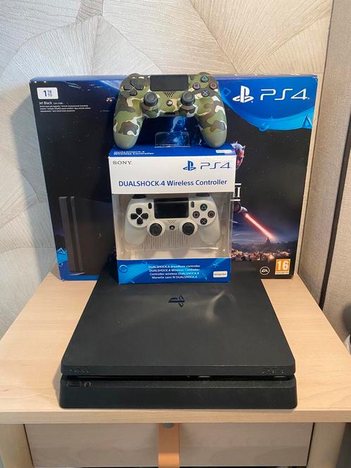 PlayStation 4 noir très bon état 1TB + 2 manettes, Games en Spelcomputers, Spelcomputers | Sony PlayStation 4, Zo goed als nieuw