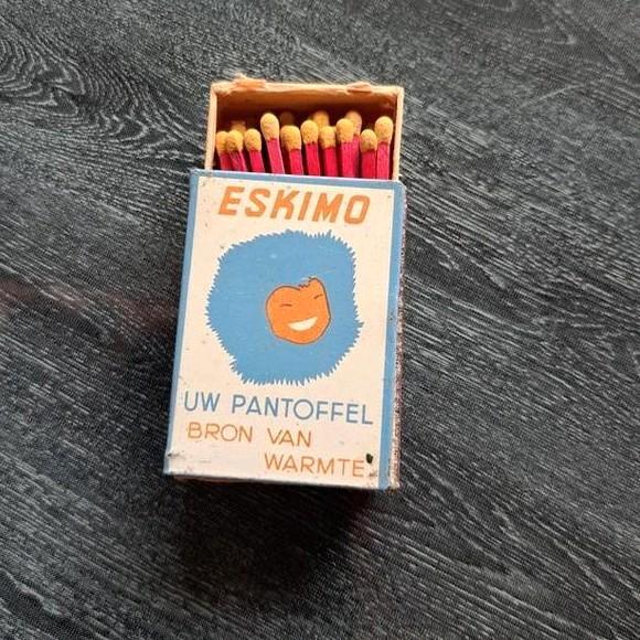 Oude luciferhouder met reklame Eskimo, Verzamelen, Rookartikelen, Aanstekers en Luciferdoosjes, Gebruikt, Luciferdoosjes of -merken