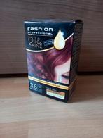 New permanent hair coloring MAHOGANY  oil and shine, Ophalen of Verzenden, Nieuw, Haarverzorger of -hersteller
