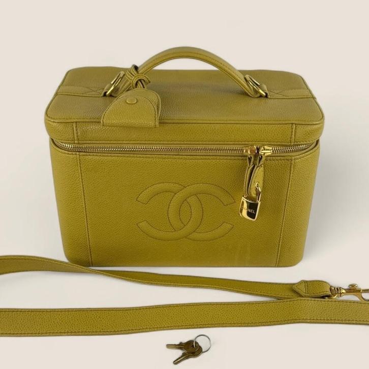 Chanel vanity schoudertas caviar, Handtassen en Accessoires, Tassen | Schoudertassen, Gebruikt, Overige merken, Geel, Leer, Ophalen of Verzenden