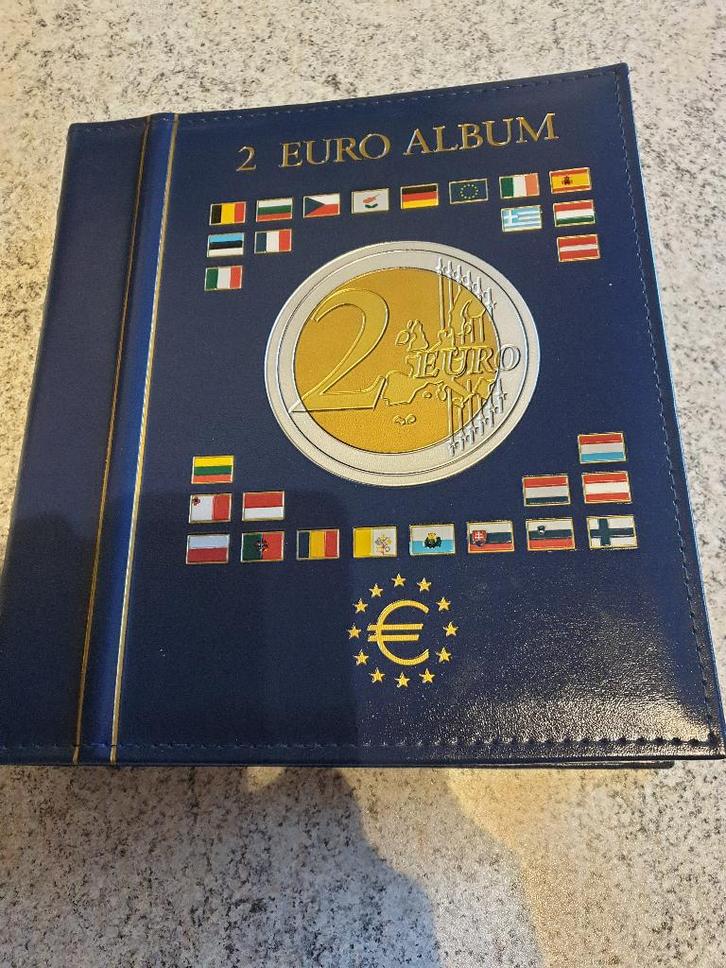 Leuchtturm 2 euro munten album met 10 vista bladen, Postzegels en Munten, Munten | Europa | Euromunten, Setje, Overige waardes