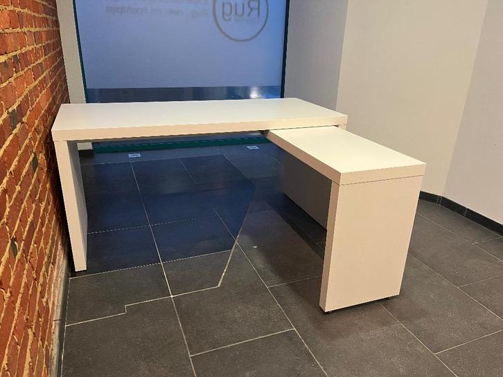 IKEA MALM bureau wit met uitschuifbaar deel, Huis en Inrichting, Bureaus, Zo goed als nieuw, Bureau, Ophalen