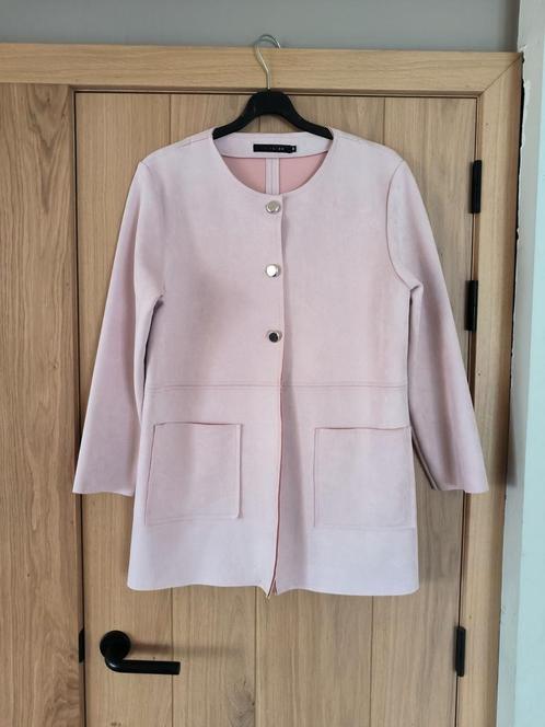 Licht roze dames jas, vest.  Stof suède. L&L mt 40., Kleding | Dames, Jasjes, Kostuums en Pakken, Zo goed als nieuw, Jasje, Maat 38/40 (M)