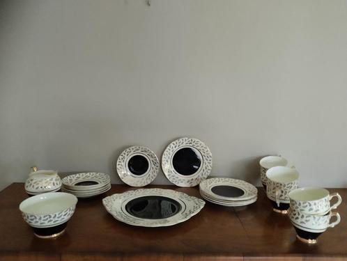 Met bladgoud versierd porseleinen theeservies, Antiek en Kunst, Antiek | Porselein, Ophalen