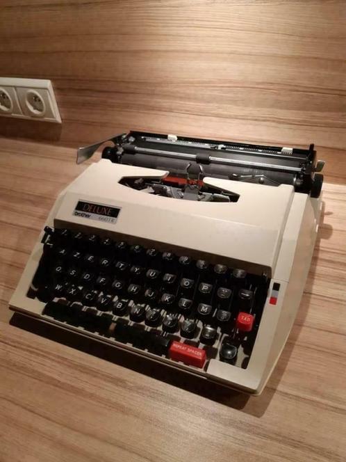 Machine à écrire "vintage" Brother DELUXE 660TR, Antiek en Kunst, Curiosa en Brocante, Ophalen
