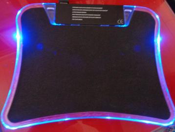 Tapis de souris concentrateur USB. beschikbaar voor biedingen