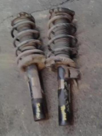 Amortisseur avant gauche VW Touran 1.9TDi 66kw 2006-2010  beschikbaar voor biedingen