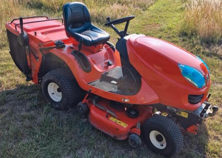 Tracteur tondeuse Kubota GR1600 diesel, Jardin & Terrasse, Tondeuses autoportées, Utilisé, 90 à 120 cm, Démarrage électrique, Bac de ramassage