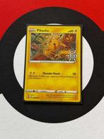 Pokémon - Pikachu SWSH153 Holo Promo - NM, Hobby en Vrije tijd, Verzamelkaartspellen | Pokémon, Ophalen of Verzenden, Zo goed als nieuw
