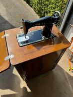 Naaimachine in kast, Antiek en Kunst, Antiek | Naaimachines, Ophalen