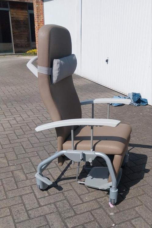 Verzorg/relaxzetel  vh merk Haelvoet, Huis en Inrichting, Fauteuils, Ophalen