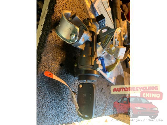 Kontaktslot + Sleutel van een Kia Rio, Auto-onderdelen, Overige Auto-onderdelen, Kia, Gebruikt, 3 maanden garantie, Ophalen of Verzenden