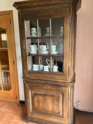 vitrinekast eik beschikbaar voor biedingen