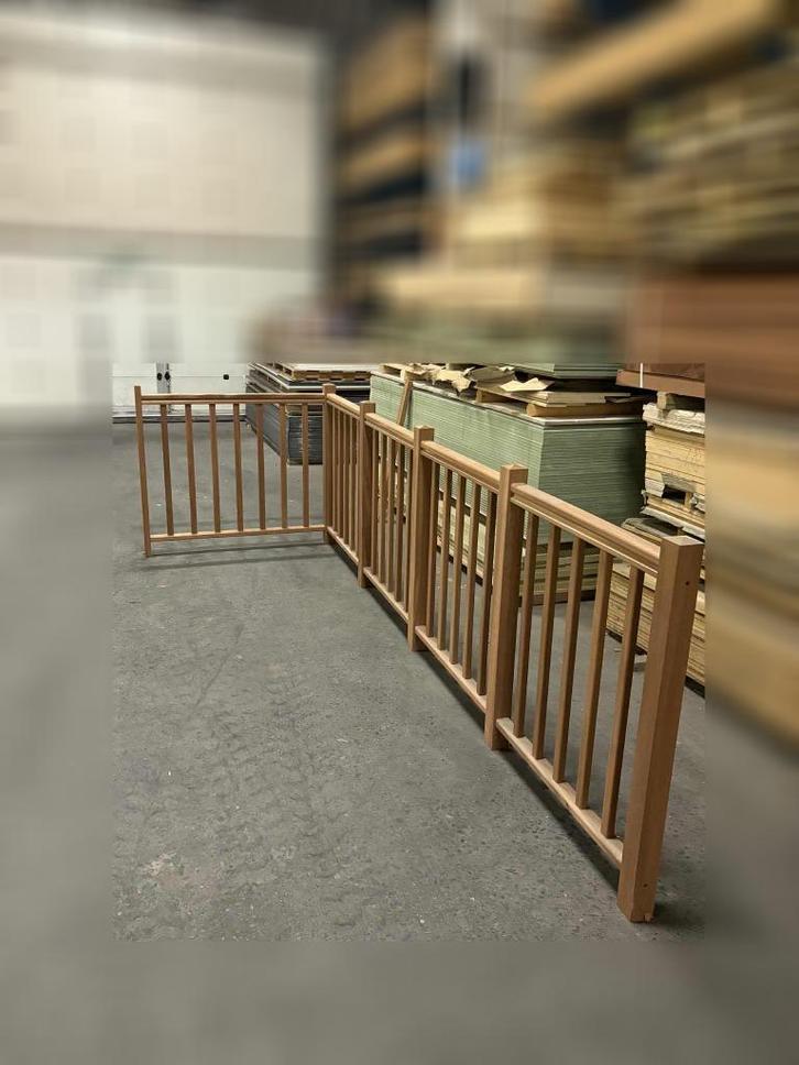 Houten Balustrade in lengte aanpasbaar, Diensten en Vakmensen, Schrijnwerkers en Meubelmakers, Trappen