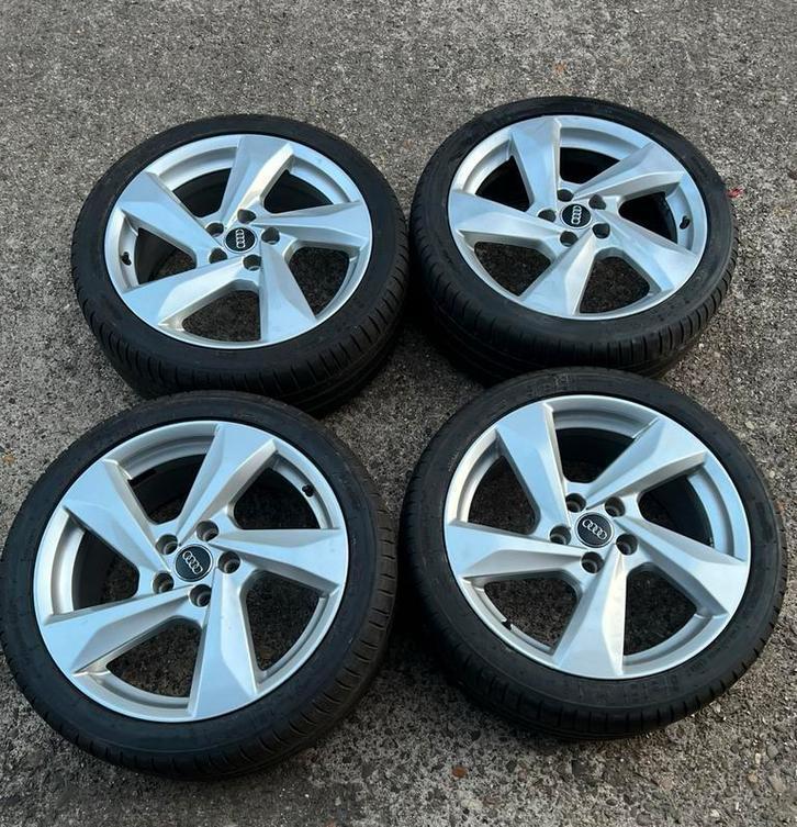 Audi A3 18 inch Velgen met Zomer Banden, Auto-onderdelen, Banden en Velgen, Banden en Velgen, Zomerbanden, 18 inch, 225 mm, Personenwagen