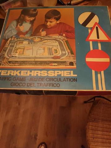 Jouets tôle trafic  beschikbaar voor biedingen