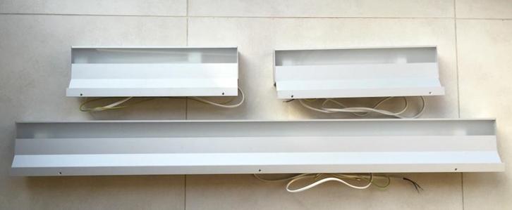 LUXE DESIGN LAMPEN , ALUMINIUM ARMATUUR VOOR OP BADKAMERKAST, Huis en Inrichting, Lampen | Hanglampen, Nieuw, 50 tot 75 cm, Glas