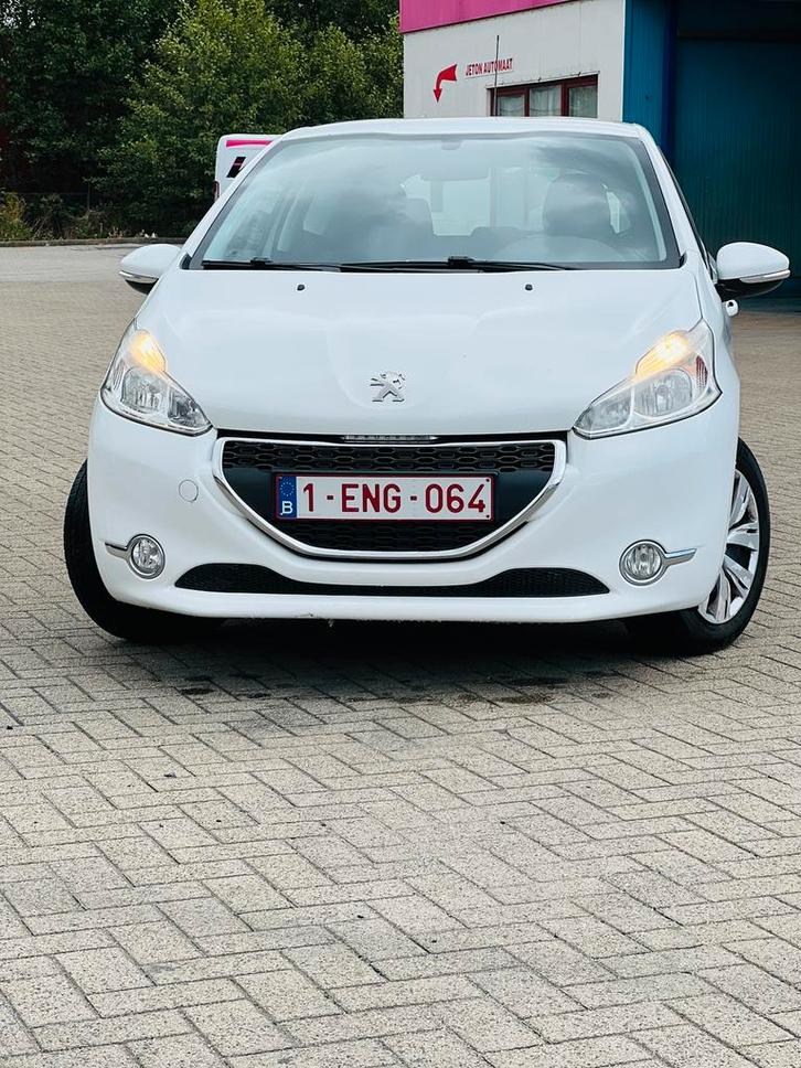 Peugeot 208 // weinig kilometers, Auto's, Peugeot, Particulier, Achteruitrijcamera, Airconditioning, Bluetooth, Elektrische buitenspiegels