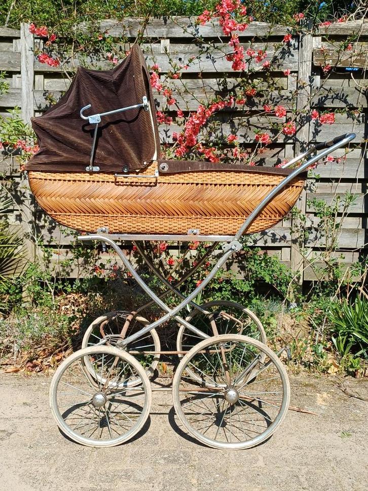Oude antieke kinderwagen, Antiek en Kunst, Antiek | Speelgoed, Ophalen
