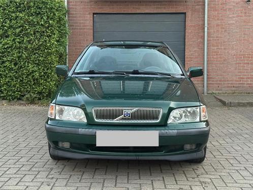 Volvo s40 1.8 essence automatique 110.000km prix 1700€, Auto's, Volvo, Bedrijf, S40, Benzine, Euro 3, Berline, 5 deurs, Automaat