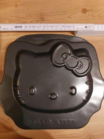 nieuwe bakvorm hello kitty beschikbaar voor biedingen