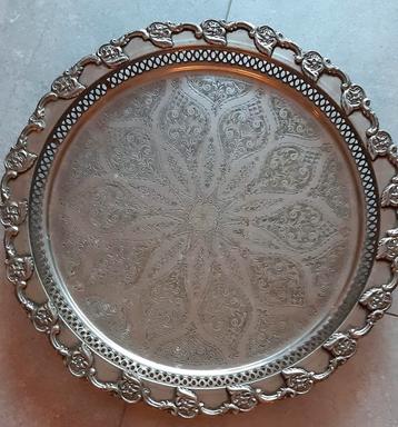 Plateau ancien style oriental en métal argenté avec pied beschikbaar voor biedingen