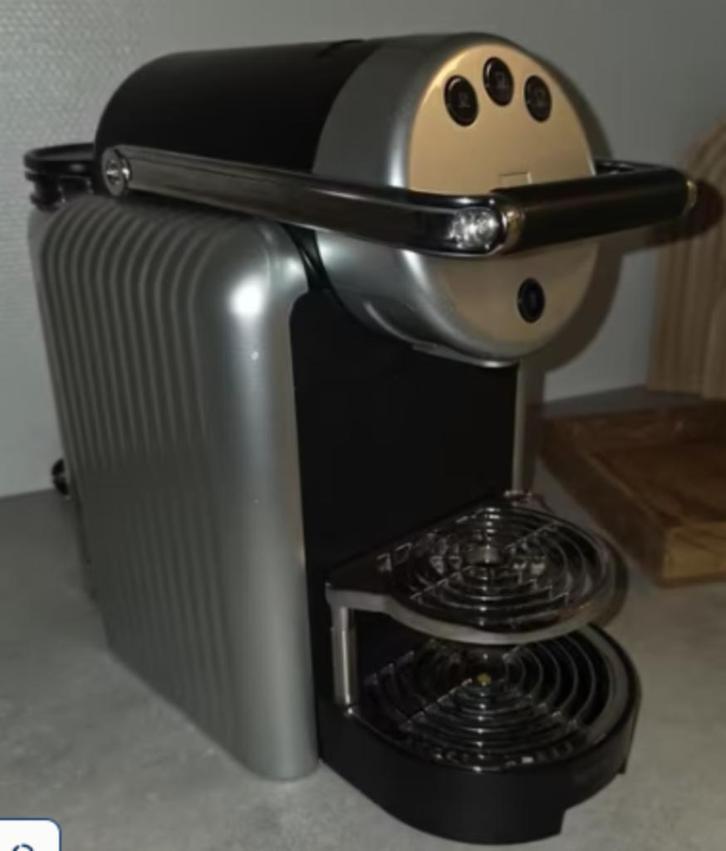 Nespresso Pro Zenius type 9737  2023 -  Très bon étât, Elektronische apparatuur, Koffiezetapparaten, Zo goed als nieuw, Koffiepads en cups